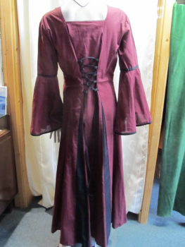 Ladies Medieval Dress Burgundy